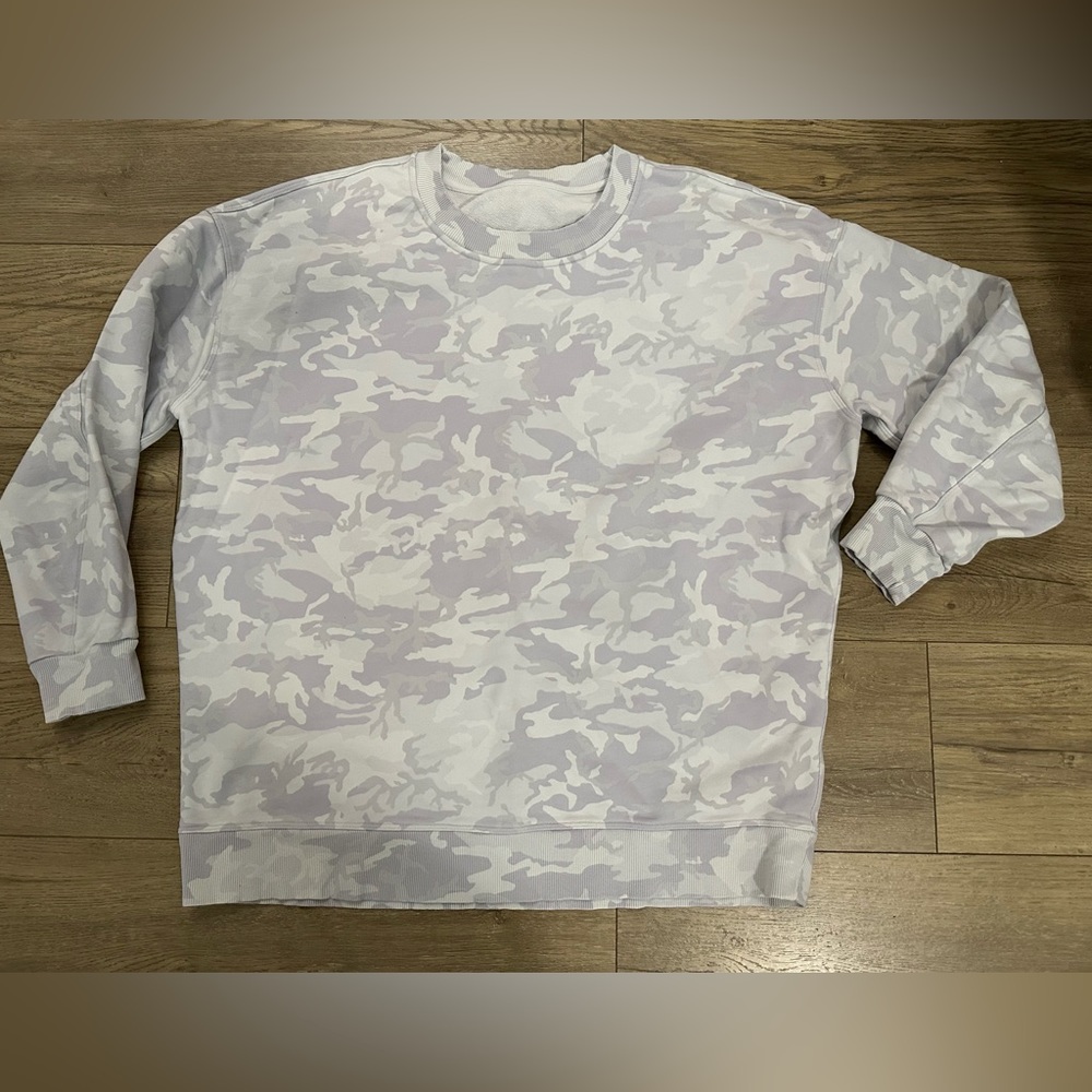 Lululemon size 14 camo sweatshirt